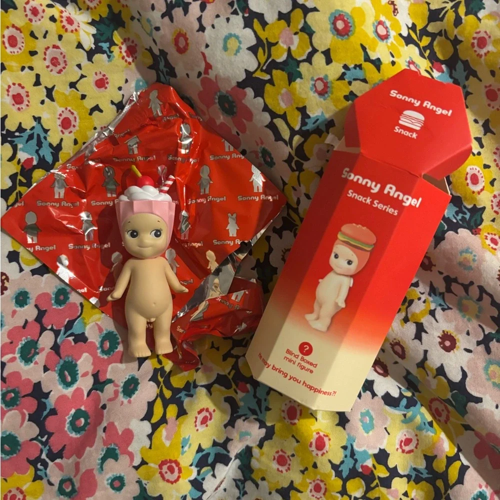 Sonny Angel Snack Series Mini Figure Milkshake - Picture 2 of 6